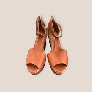 Brown Cut-Out Wedges